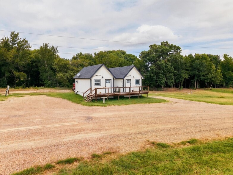 More Photos Of 14485 County Road 156, Bluff Dale Multifamily For Sale