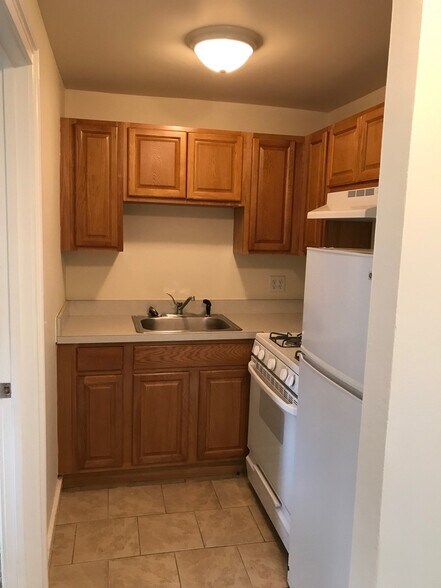 More Photos Of 841-869 Jones Hill Rd, West Haven Storefront For Sale