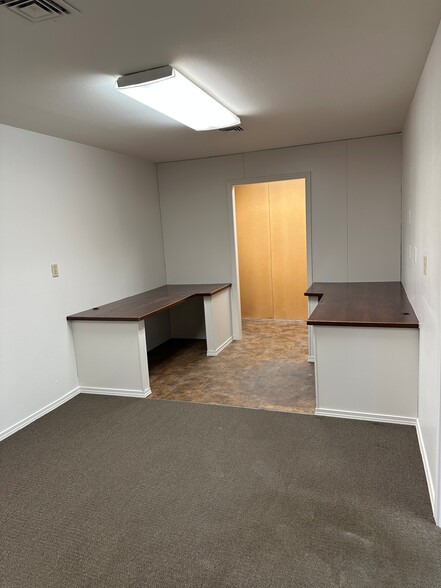 More Photos Of 114 NE Penn Ave, Bend Industrial For Lease