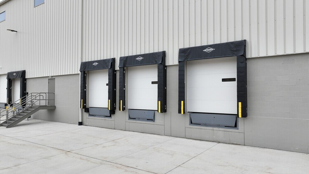 More Photos Of 500 Keystone Ave, Pittston Distribution For Lease