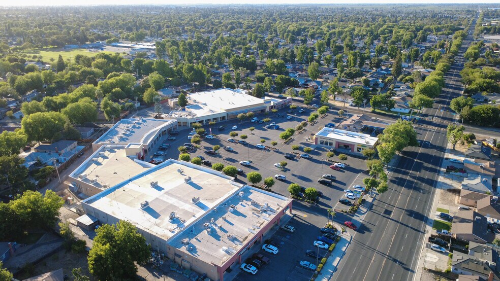 More Photos Of 2001-2055 Tully Rd, Modesto Unknown For Lease