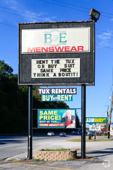 More Photos Of 4768-4770 US Route 60, Huntington Storefront Retail Residential For Lease