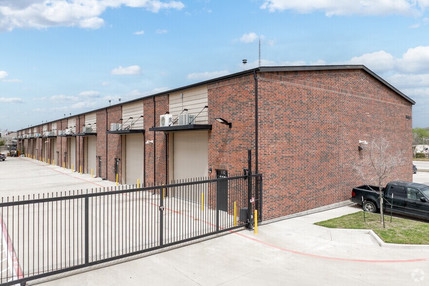 More Photos Of 760 E Main St, Lewisville Unknown For Lease