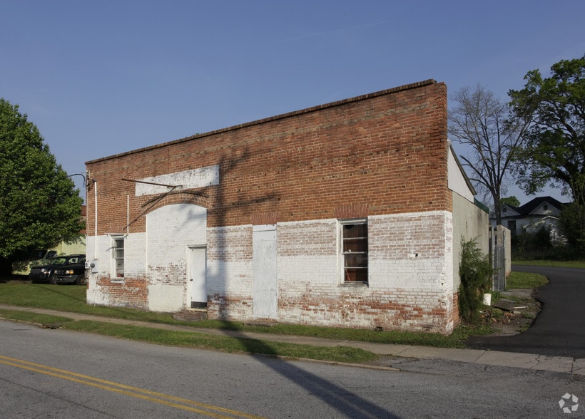 Primary Photo Of 130 E Hayne St, Woodruff Freestanding For Sale