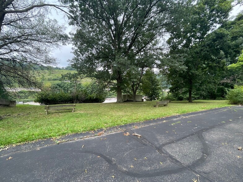 4400 Campbells Run Rd, Pittsburgh, PA 15205 Office For Sale