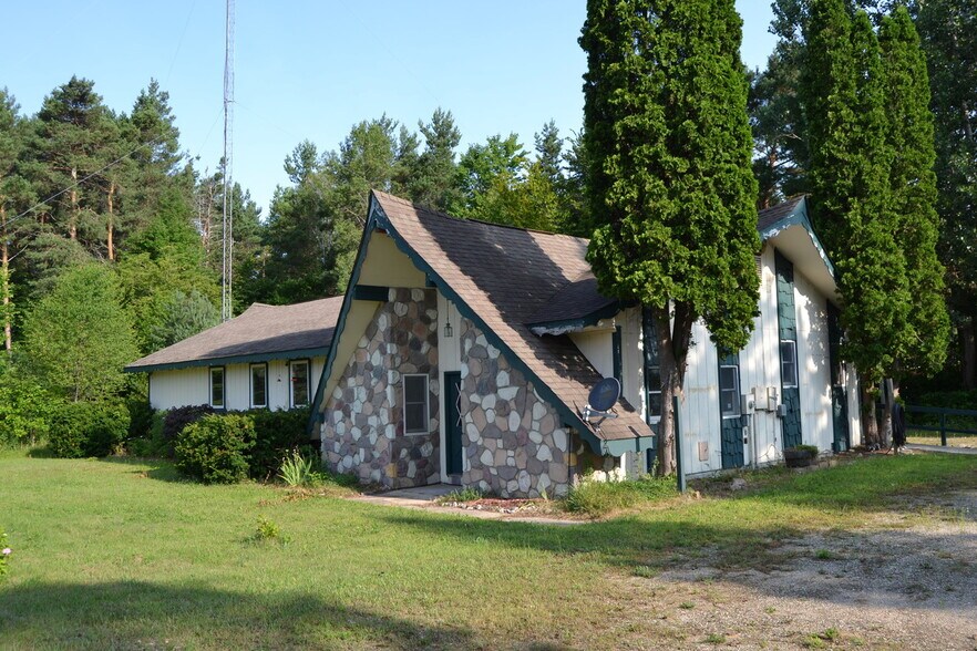 More Photos Of 28 Old Colony Rd, Gaylord Industrial For Sale
