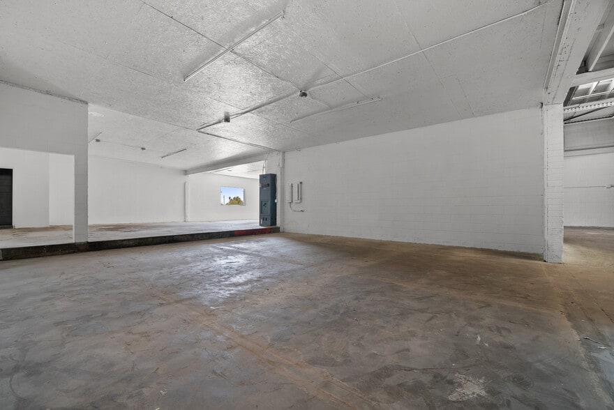 More Photos Of 1130 N Maclay Ave, San Fernando Warehouse For Lease