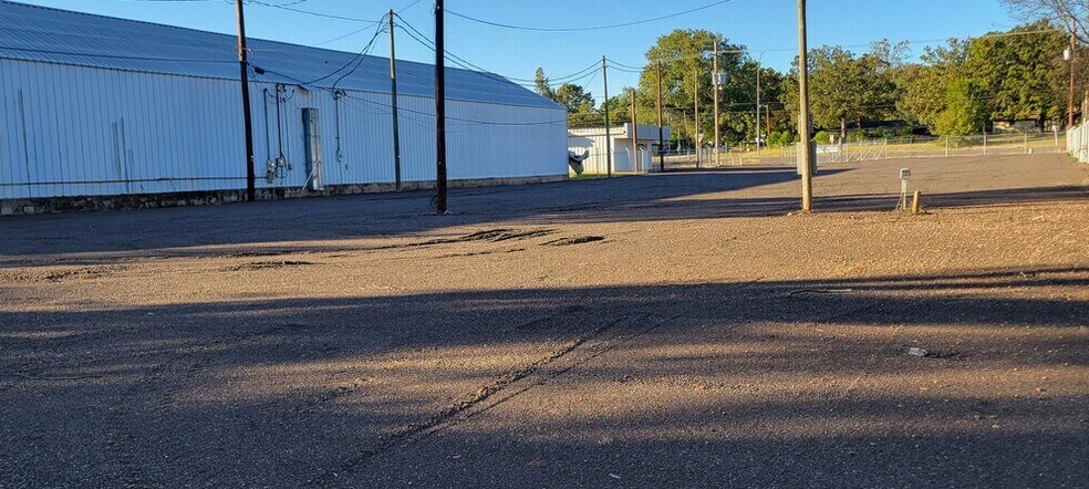 More Photos Of 2824 E Highway 80, Longview Land For Lease