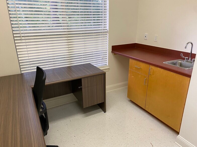 More Photos Of 4745 Sutton Park Ct, Jacksonville Office For Sale