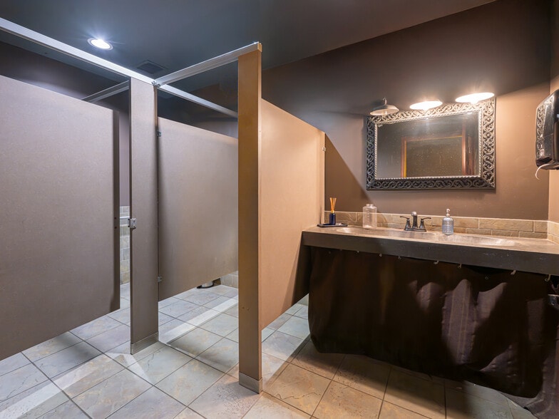 More Photos Of 24-28 Wall St, Asheville Storefront Retail Office For Lease