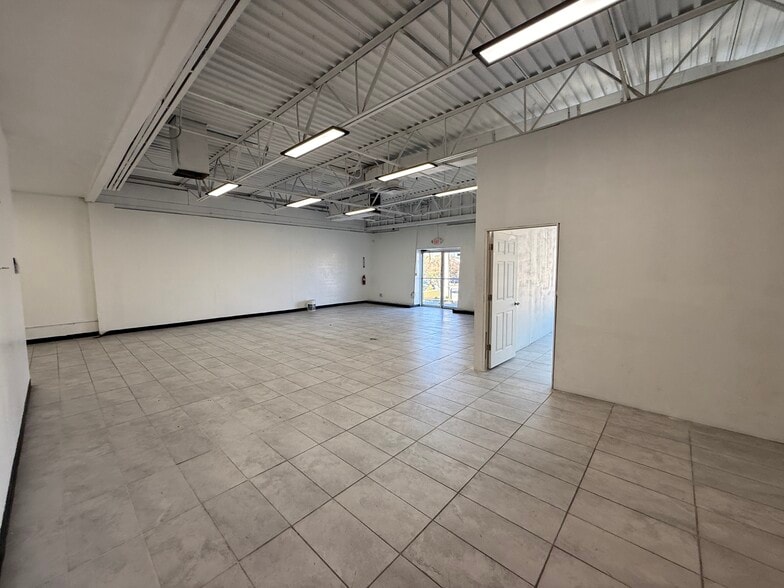 More Photos Of 1430 Bessemer Dr, El Paso Warehouse For Lease