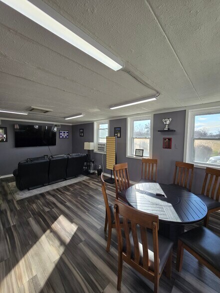 More Photos Of 9273 W 1050 N, Elwood Freestanding For Sale