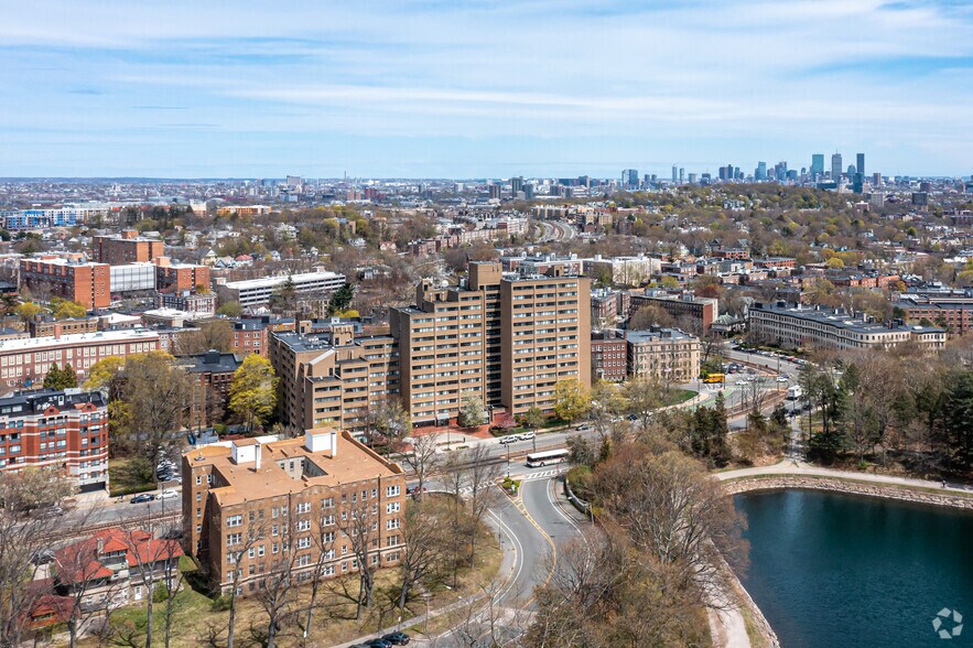 More Photos Of 1931 Commonwealth Ave, Brighton Apartments For Lease