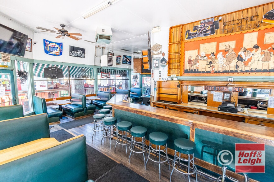 More Photos Of 924 Manitou Ave, Manitou Springs Bar For Sale