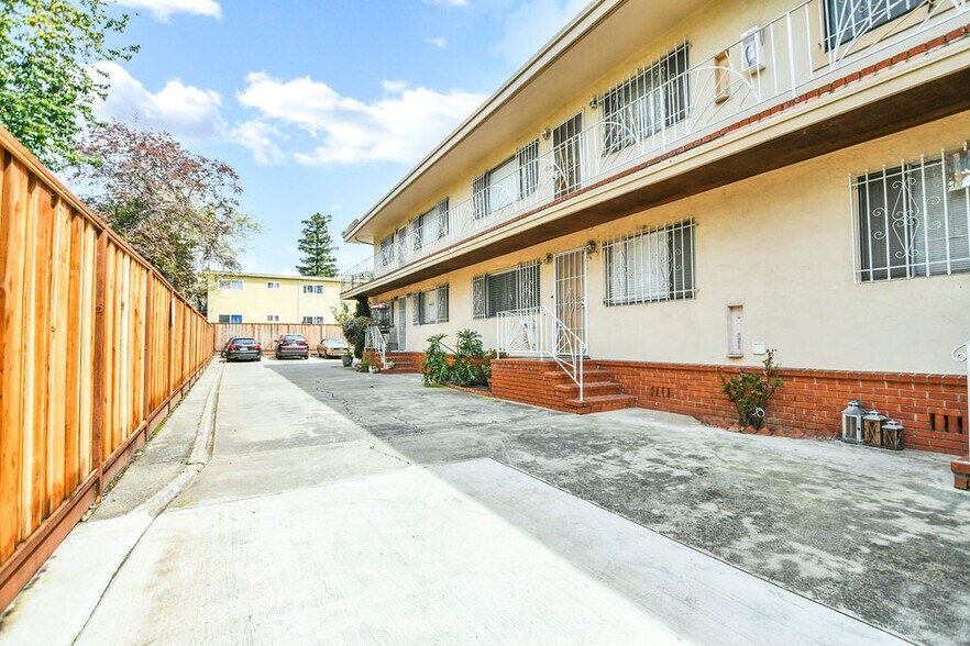 More Photos Of 3300 Brookdale Ave, Oakland Apartments For Sale