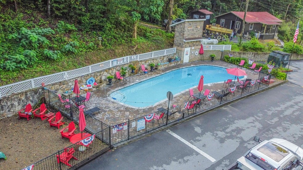 More Photos Of 251 Spring Valley Rd, Pigeon Forge Trailer Camper Park For Sale