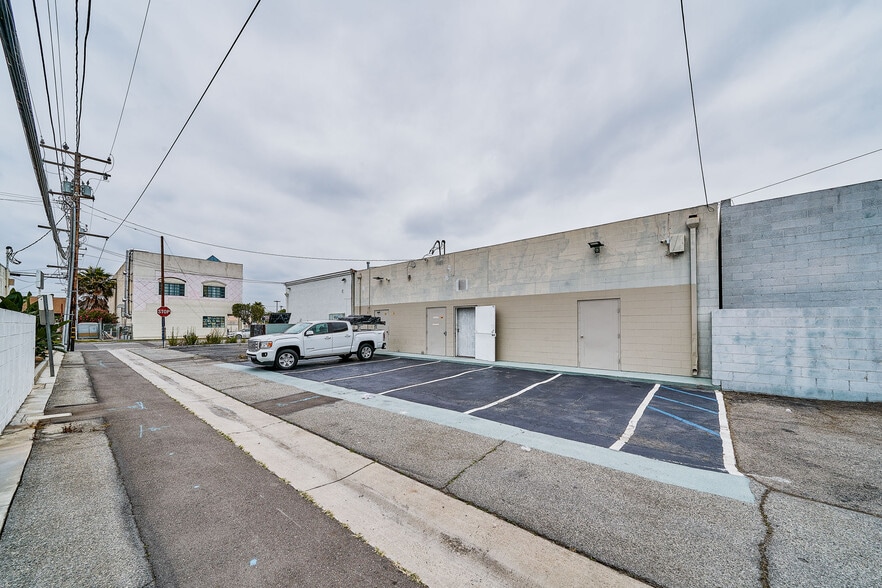 More Photos Of 18807-18809 Pioneer Blvd, Artesia Storefront Retail Office For Sale