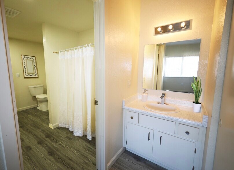 More Photos Of 6500 47th St, Sacramento Apartments For Sale