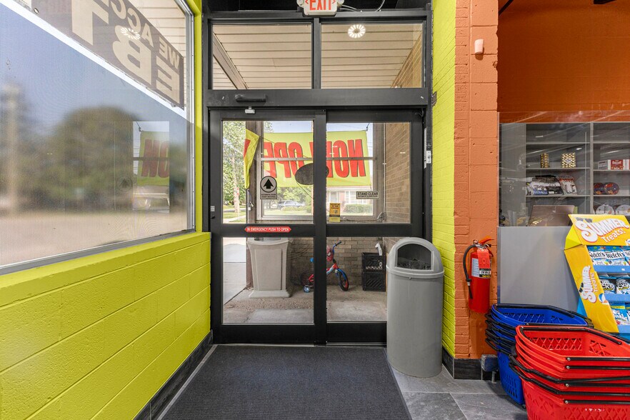 More Photos Of 14730 Champaign Rd, Allen Park Storefront Retail Office For Sale