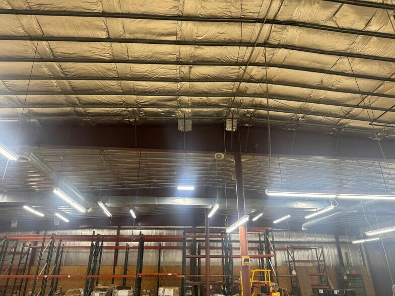 More Photos Of 1434 Progress Ln, Omro Distribution For Lease