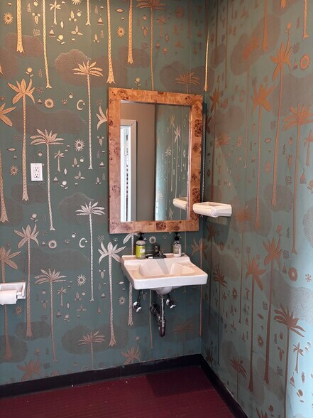 More Photos Of 6.5 Coryell st, Lambertville General Retail For Lease