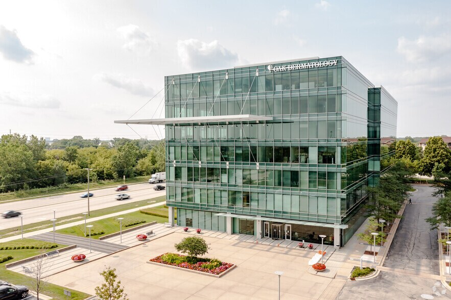 More Photos Of 2135 CityGate Ln, Naperville Unknown For Lease