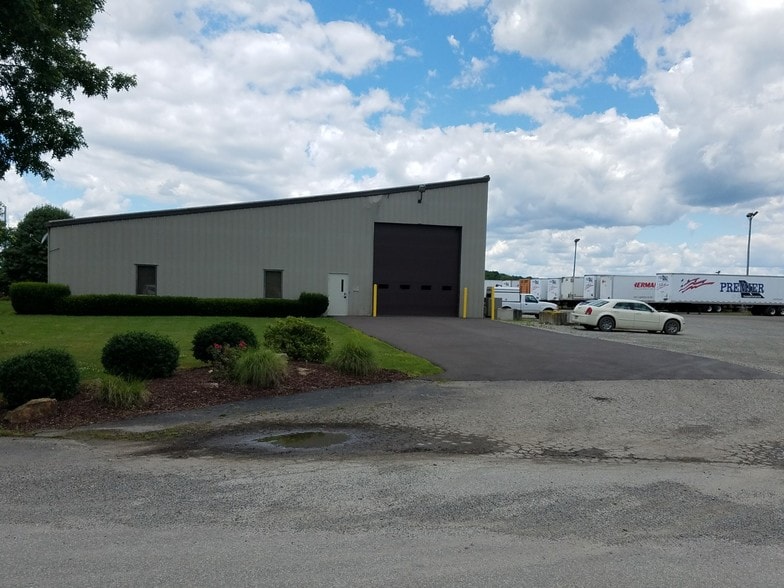 Primary Photo Of 302 Fitz Henry Rd, Smithton Light Manufacturing For Sale