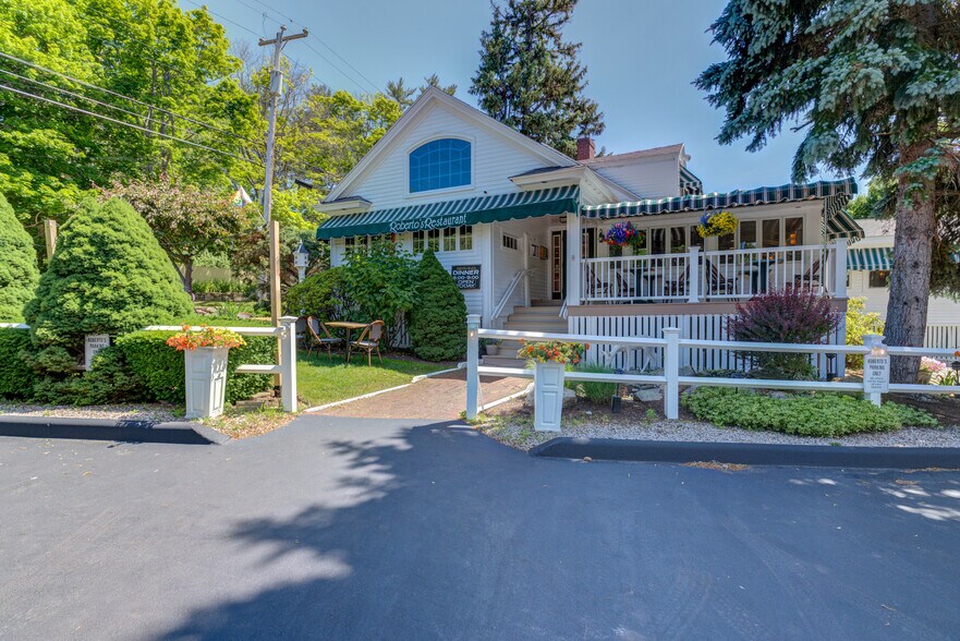 More Photos Of 200 Shore Rd, Ogunquit Restaurant For Sale