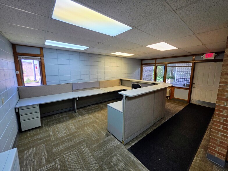 More Photos Of 1848-1850 W Galbraith Rd, Cincinnati Office For Sale