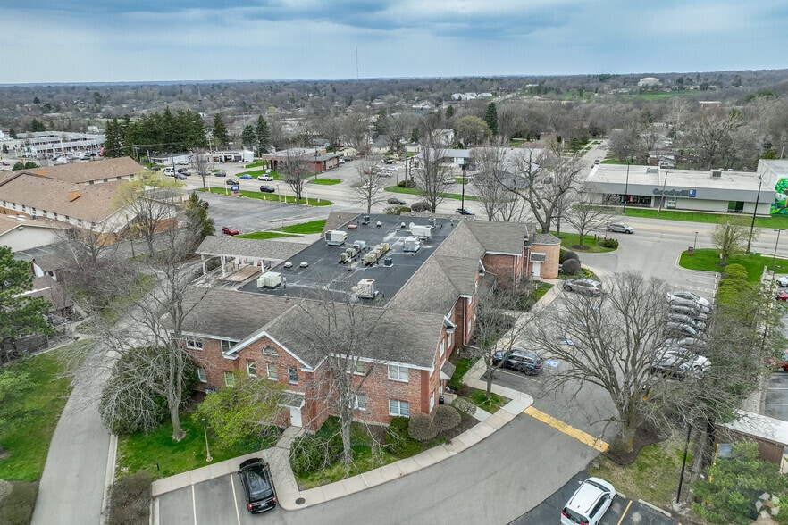 More Photos Of 4615 E State St, Rockford Office For Lease