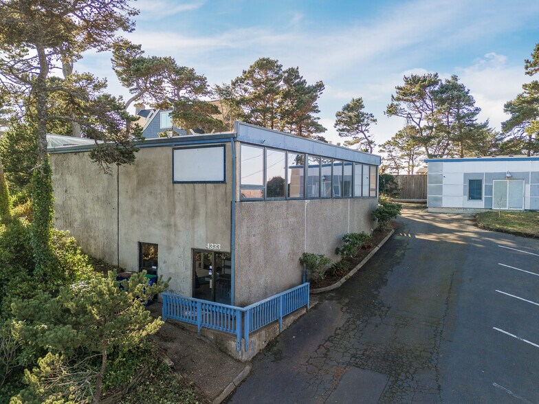 More Photos Of 4333 SW Coast Ave, Lincoln City General Retail For Sale
