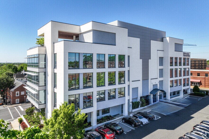 More Photos Of 751 W 4th St, Winston-Salem Office For Lease