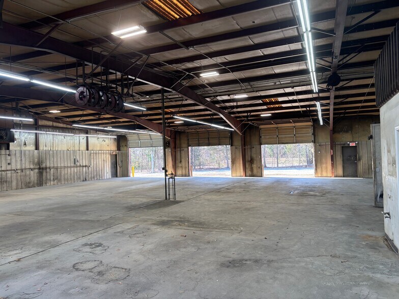 More Photos Of 2846 Sparta Ave, Charlotte Warehouse For Lease