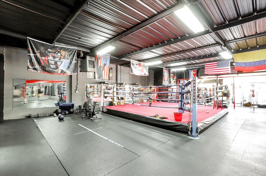 More Photos Of 7648 Monterey St, Gilroy Storefront For Sale