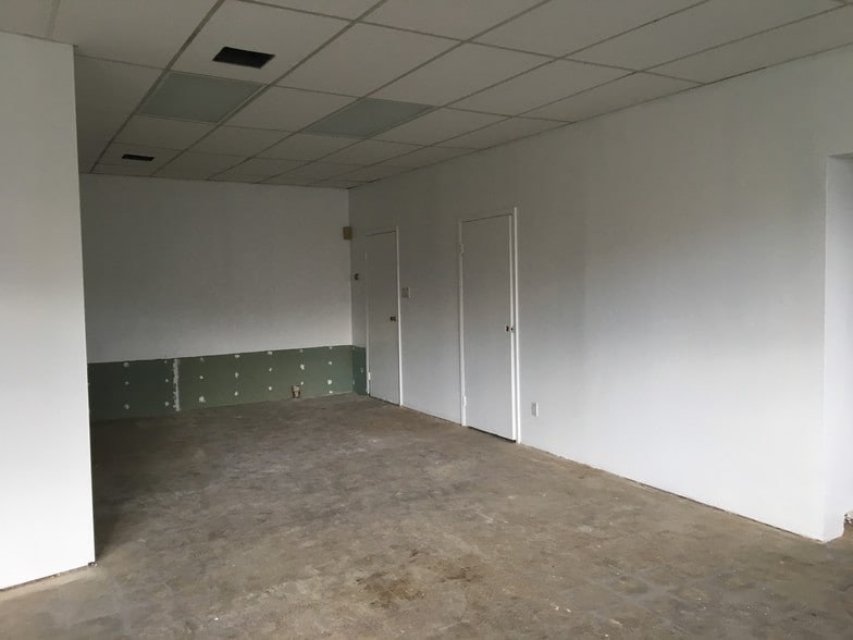 More Photos Of 901 Conestoga Rd, Bryn Mawr Storefront Retail Residential For Lease