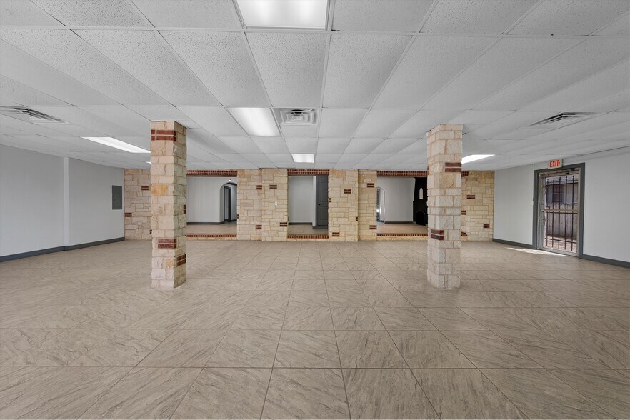 More Photos Of 521 N 18th St, Waco Office Residential For Sale
