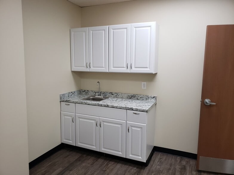 More Photos Of 11059 E Bethany Dr, Aurora Office For Lease