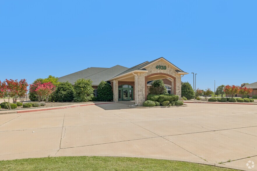 More Photos Of 4920 SW Lee Blvd, Lawton Medical For Lease