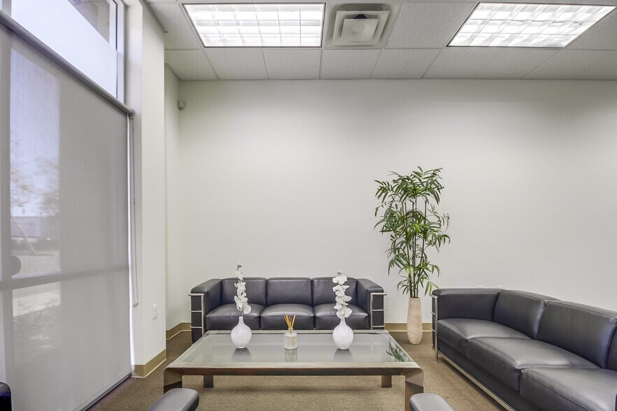 More Photos Of 1568 Lancaster Point Way, San Diego Flex For Sale