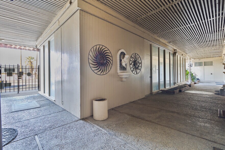 More Photos Of 1524 N West Ave, Fresno Office For Sale