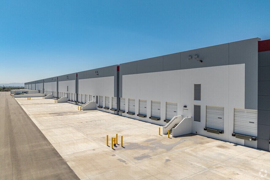 More Photos Of 8151 Airway Rd, San Diego Warehouse For Lease