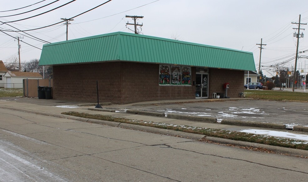 More Photos Of 23707 Jefferson Ave, Saint Clair Shores Freestanding For Sale