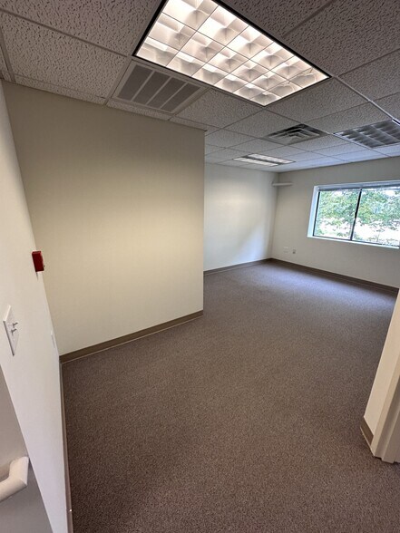 More Photos Of 809 Mt Vernon Rd, Raleigh Showroom For Lease