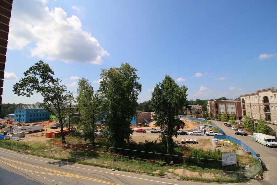 More Photos Of 92 Milton Ave, Alpharetta General Retail For Sale