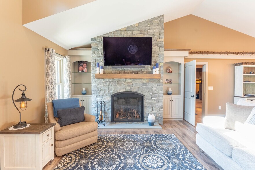More Photos Of 110 Wauregan Rd, Canterbury Flex For Sale