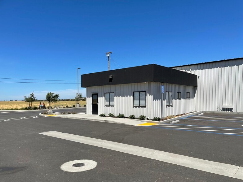Primary Photo Of 17400 W Bethany Rd, Tracy Manufacturing For Lease
