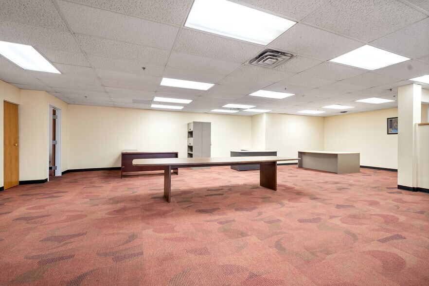 More Photos Of 10001 W Roosevelt Rd, Westchester Office For Sale