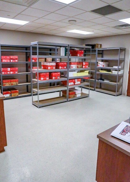 More Photos Of 1605 Heritage Dr, Northfield Office For Lease