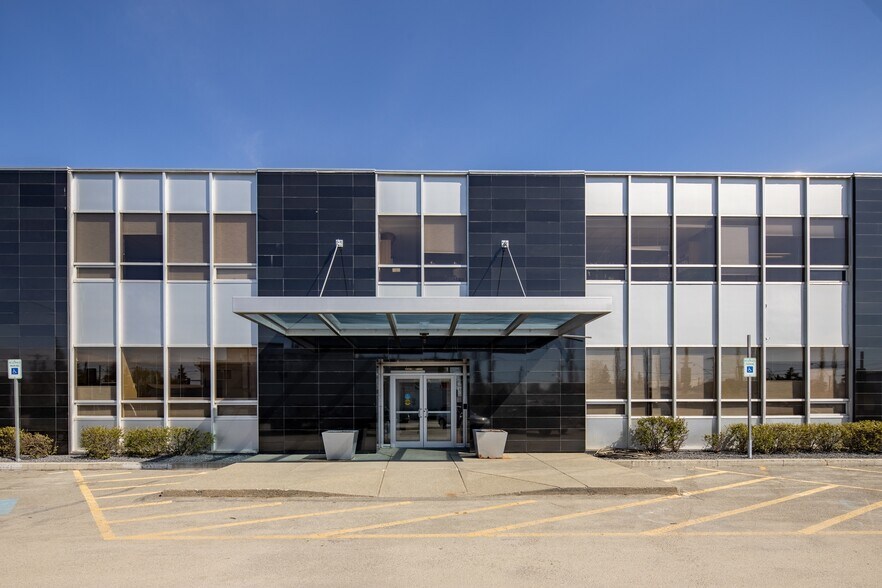 More Photos Of 670 W Fireweed Ln, Anchorage Office For Lease