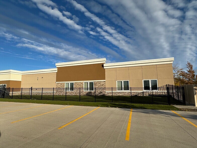 More Photos Of 3239 47th St S, Fargo General Retail For Sale